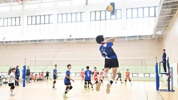 国米官方：阿切尔比右大腿股二头肌拉伤，据悉将缺席一个月